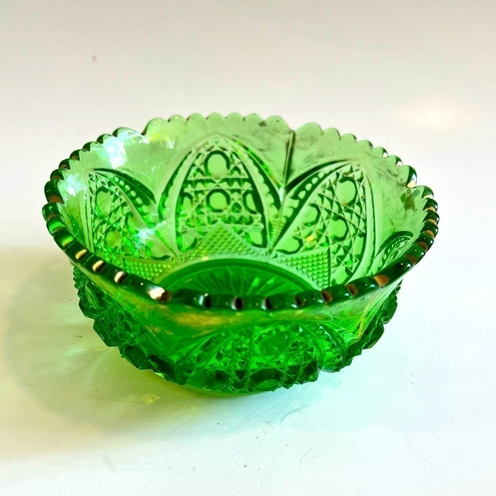 Beautiful Green Cut Glass Saw Toothed  Berry trinket candy  Bowl